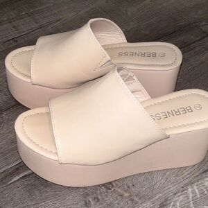 Women's Cream Platform Sandals Fashion Nova